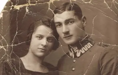 Flux Kontext photo restoration example - damaged old photo before restoration